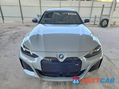 Piąte zdjęcie samochodu w środku: 2025 BMW I4 M50 VIN:WBY33HD06SFT96110 - miniatura