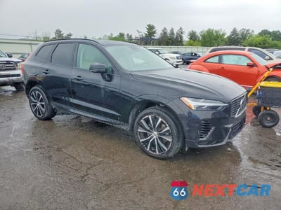 Czwarte zdjęcie samochodu z boku: 2023 VOLVO XC60 PLUS VIN:YV4H60DW9P1217810 - miniatura