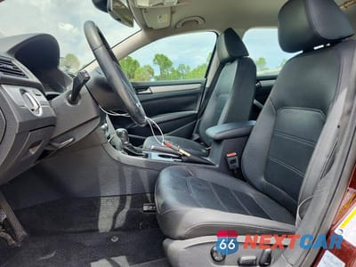 Zdjęcie 7 z 12 samochodu: 2013 VOLKSWAGEN PASSAT SE VIN:1VWBH7A3XDC104158 - miniatura