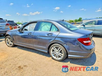 Drugie zdjęcie samochodu z przodu: 2013 MERCEDES-BENZ C 300 4MATIC VIN:WDDGF8AB1DA885469 - miniatura