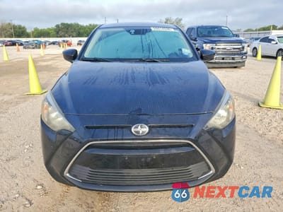 Piąte zdjęcie samochodu w środku: 2016 SCION IA BASE VIN:3MYDLBZV0GY108607 - miniatura