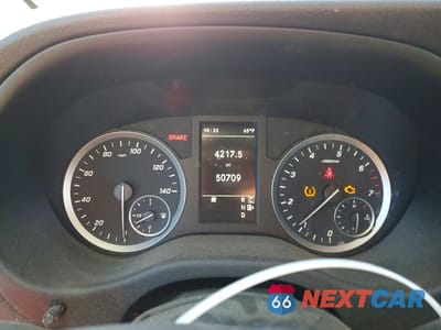 Zdjęcie 9 z 13 samochodu: 2020 MERCEDES-BENZ METRIS VIN:W1YV0BEY7L3714206 - miniatura