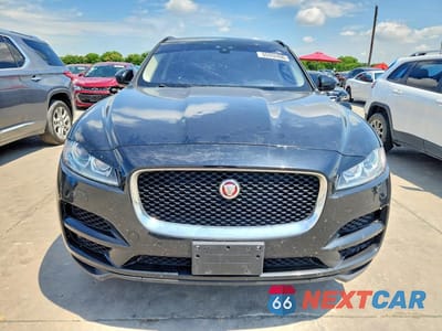 Piąte zdjęcie samochodu w środku: 2018 JAGUAR F-PACE PREMIUM VIN:SADCJ2FX7JA321723 - miniatura
