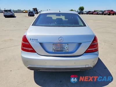 Zdjęcie 6 z 12 samochodu: 2013 MERCEDES-BENZ S 550 VIN:WDDNG7DB7DA511460 - miniatura