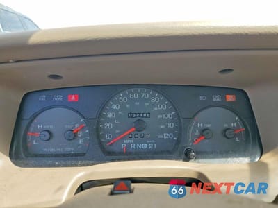 Zdjęcie 9 z 12 samochodu: 2005 MERCURY GRAND MARQUIS GS VIN:2MEFM74W35X631094 - miniatura