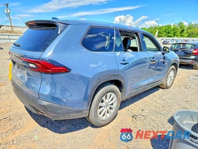 Trzecie zdjęcie samochodu z tyłu: 2024 TOYOTA GRAND HIGHLANDER XLE VIN:5TDAAAB54RS009990 - miniatura