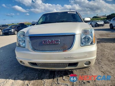 Piąte zdjęcie samochodu w środku: 2013 GMC YUKON XL DENALI VIN:1GKS1MEF6DR359370 - miniatura