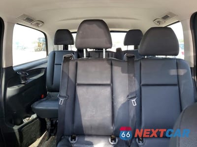 Zdjęcie 10 z 13 samochodu: 2019 MERCEDES-BENZ METRIS VIN:WD4PG2EE4K3510885 - miniatura