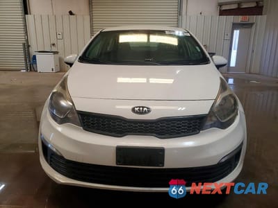 Piąte zdjęcie samochodu w środku: 2016 KIA RIO LX VIN:KNADM4A32G6639085 - miniatura