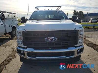 Piąte zdjęcie samochodu w środku: 2025 FORD F250 SUPER DUTY VIN:1FT7X2BA8SEE02107 - miniatura
