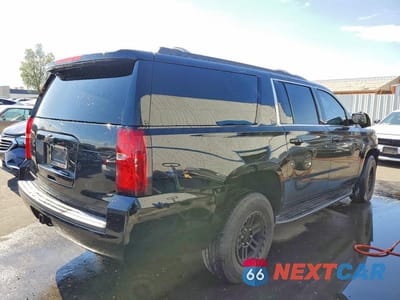 Trzecie zdjęcie samochodu z tyłu: 2019 CHEVROLET SUBURBAN K1500 LT VIN:1GNSKHKC8KR288302 - miniatura
