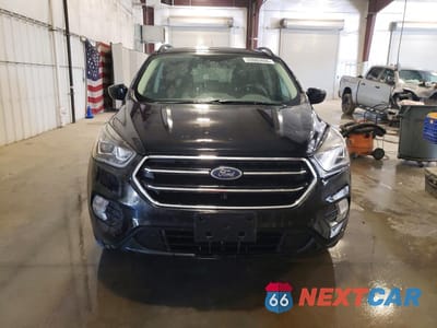 Piąte zdjęcie samochodu w środku: 2018 FORD ESCAPE SE VIN:1FMCU9GD1JUC31347 - miniatura