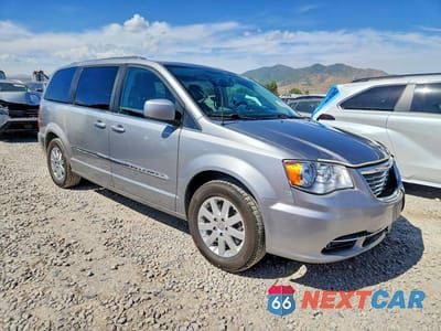 Czwarte zdjęcie samochodu z boku: 2016 CHRYSLER TOWN & COUNTRY TOURING VIN:2C4RC1BG7GR221996 - miniatura