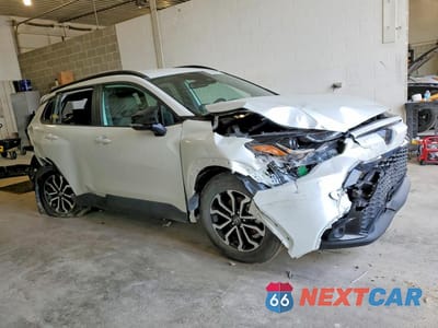 Czwarte zdjęcie samochodu z boku: 2025 TOYOTA COROLLA CROSS HYBRID SE VIN:7MUFBABG9SV083728 - miniatura