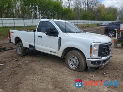 Czwarte zdjęcie samochodu z boku: 2025 FORD F350 SUPER DUTY VIN:1FTRF3BT5SEE13004 - miniatura