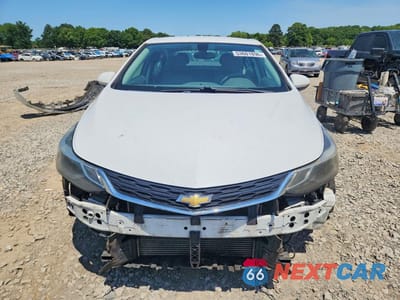Piąte zdjęcie samochodu w środku: 2017 CHEVROLET CRUZE LT VIN:3G1BE5SM3HS522013 - miniatura