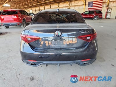Zdjęcie 6 z 12 samochodu: 2019 ALFA ROMEO GIULIA TI VIN:ZARFAMBN2K7600882 - miniatura