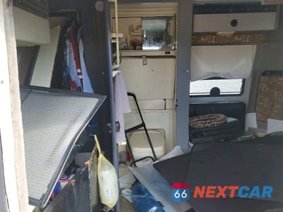 Zdjęcie 6 z 10 samochodu: 1997 VOLKSWAGEN EUROVAN RV VIN:WV3AH8706VH043541 - miniatura