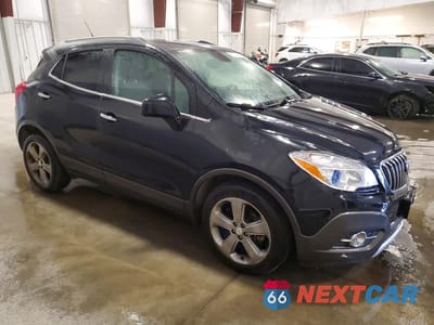 Czwarte zdjęcie samochodu z boku: 2013 BUICK ENCORE CONVENIENCE VIN:KL4CJBSB7DB054677 - miniatura