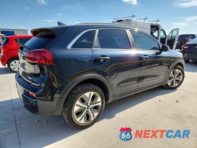 Trzecie zdjęcie samochodu z tyłu: 2022 KIA NIRO EV EX VIN:KNDCC3LG2N5142178 - miniatura