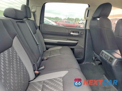 Zdjęcie 10 z 12 samochodu: 2019 TOYOTA TUNDRA CREWMAX SR5 VIN:5TFDW5F14KX804454 - miniatura