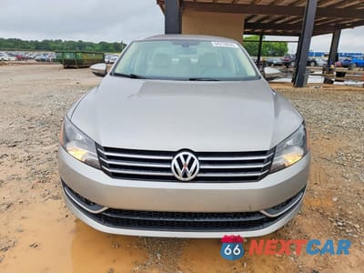 Piąte zdjęcie samochodu w środku: 2012 VOLKSWAGEN PASSAT SE VIN:1VWBH7A34CC102548 - miniatura