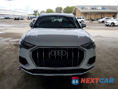 Piąte zdjęcie samochodu w środku: 2019 AUDI Q3 PREMIUM VIN:WA1AECF32K1078991 - miniatura