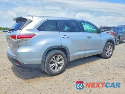 Trzecie zdjęcie samochodu z tyłu: 2015 TOYOTA HIGHLANDER LE PLUS VIN:5TDBKRFH6FS137048 - miniatura