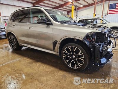 Czwarte zdjęcie samochodu z boku: 2022 BMW X5 M VIN:5YMJU0C04N9M17328 - miniatura