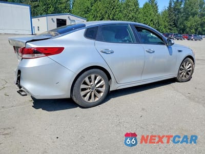 Trzecie zdjęcie samochodu z tyłu: 2016 KIA OPTIMA LX VIN:5XXGT4L37GG082207 - miniatura