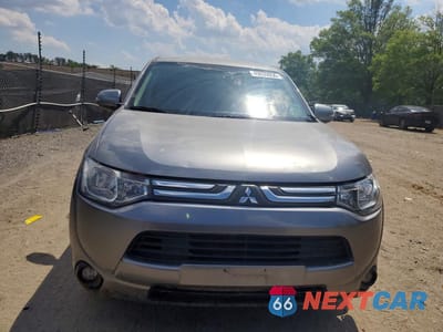 Piąte zdjęcie samochodu w środku: 2014 MITSUBISHI OUTLANDER SE VIN:JA4AZ3A32EZ009543 - miniatura