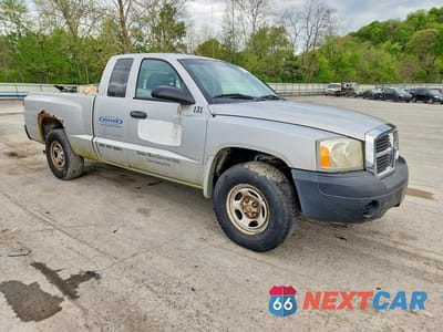 Czwarte zdjęcie samochodu z boku: 2006 DODGE DAKOTA ST VIN:1D7HE22K96S510963 - miniatura