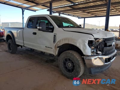 Czwarte zdjęcie samochodu z boku: 2017 FORD F350 SUPER DUTY VIN:1FT8X3BT5HED34854 - miniatura