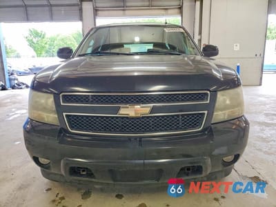 Piąte zdjęcie samochodu w środku: 2011 CHEVROLET SUBURBAN K1500 LT VIN:1GNSKJE37BR189943 - miniatura
