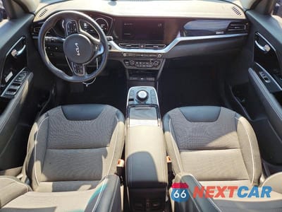 Zdjęcie 8 z 13 samochodu: 2022 KIA NIRO EV EX VIN:KNDCC3LG2N5142178 - miniatura