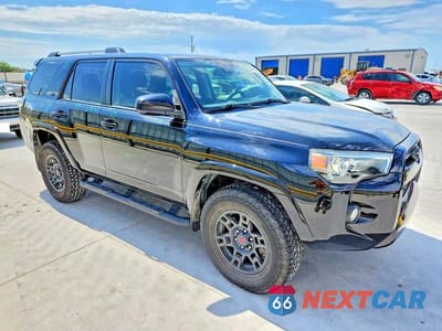 Czwarte zdjęcie samochodu z boku: 2020 TOYOTA 4RUNNER SR5 VIN:JTEZU5JR2L5228056 - miniatura