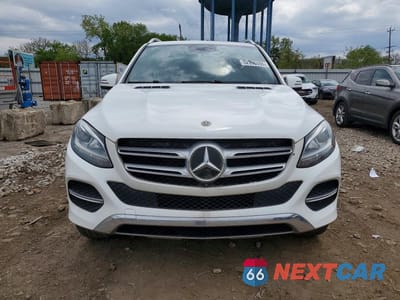 Piąte zdjęcie samochodu w środku: 2018 MERCEDES-BENZ GLE 350 4MATIC VIN:4JGDA5HB1JB181080 - miniatura
