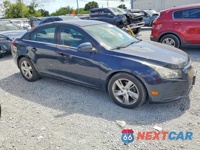Czwarte zdjęcie samochodu z boku: 2014 CHEVROLET CRUZE VIN:1G1P75SZ6E7100579 - miniatura