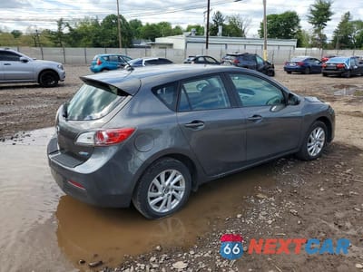 Trzecie zdjęcie samochodu z tyłu: 2013 MAZDA 3 I VIN:JM1BL1LP0D1821954 - miniatura