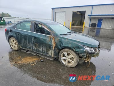 Czwarte zdjęcie samochodu z boku: 2015 CHEVROLET CRUZE LT VIN:1G1PE5SB9F7251524 - miniatura