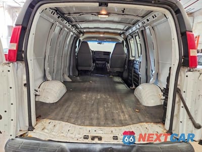 Zdjęcie 10 z 13 samochodu: 2005 CHEVROLET EXPRESS 2500 DELIVERY VAN VIN:1GCGG25U451119043 - miniatura