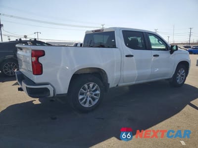 Trzecie zdjęcie samochodu z tyłu: 2021 CHEVROLET SILVERADO C1500 CUSTOM VIN:3GCPWBEK6MG343030 - miniatura
