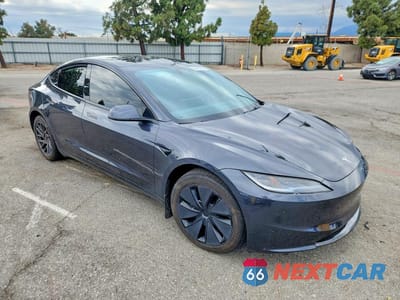 Czwarte zdjęcie samochodu z boku: 2024 TESLA MODEL 3 VIN:5YJ3E1EB5RF799996 - miniatura