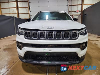 Piąte zdjęcie samochodu w środku: 2024 JEEP COMPASS LATITUDE VIN:3C4NJDBN6RT604252 - miniatura