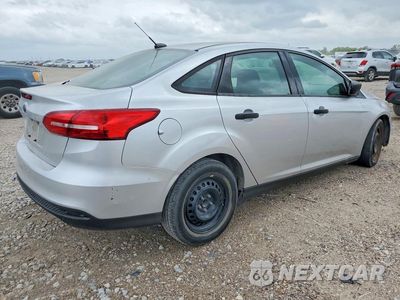 Trzecie zdjęcie samochodu z tyłu: 2017 FORD FOCUS S VIN:1FADP3E21HL313681 - miniatura
