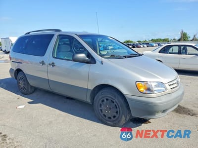 Czwarte zdjęcie samochodu z boku: 2001 TOYOTA SIENNA LE VIN:4T3ZF13C61U361571 - miniatura