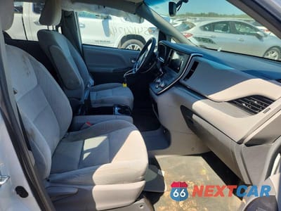 Zdjęcie 7 z 13 samochodu: 2016 TOYOTA SIENNA LE VIN:5TDKK3DC3GS696983 - miniatura