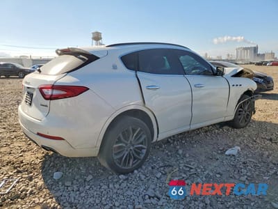 Trzecie zdjęcie samochodu z tyłu: 2018 MASERATI LEVANTE S SPORT VIN:ZN661YUS8JX292005 - miniatura