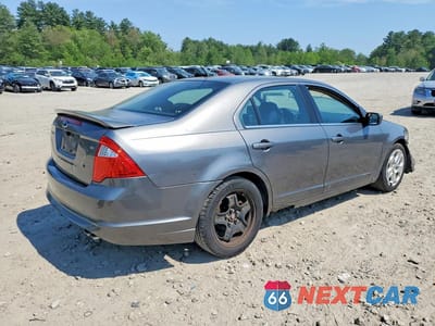 Trzecie zdjęcie samochodu z tyłu: 2010 FORD FUSION SE VIN:3FAHP0HA3AR175202 - miniatura