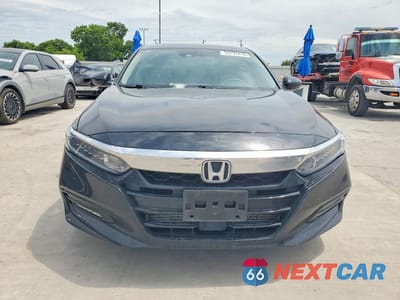 Piąte zdjęcie samochodu w środku: 2018 HONDA ACCORD EX VIN:1HGCV1F46JA210968 - miniatura